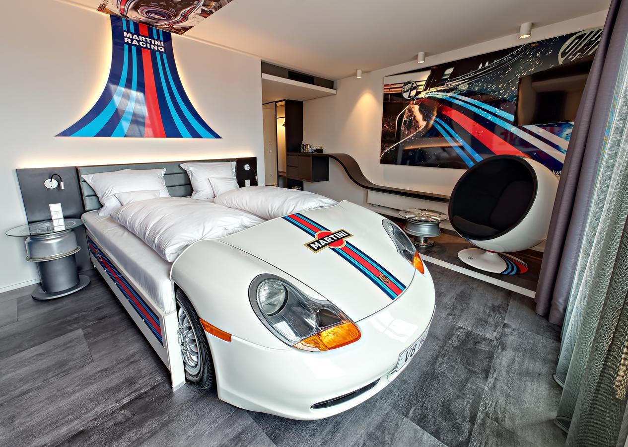 V8 Hotel Motorworld Region Stuttgart Böblingen Exterior foto
